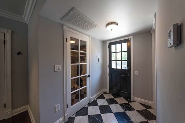 11215 mudroom