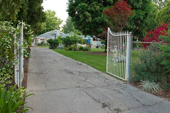 8625 drive