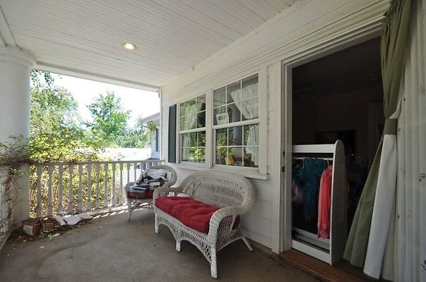 2618 porch3