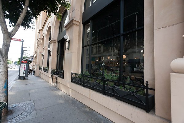 res ARTISAN HOUSE DOWNTOWNLA 016120217
