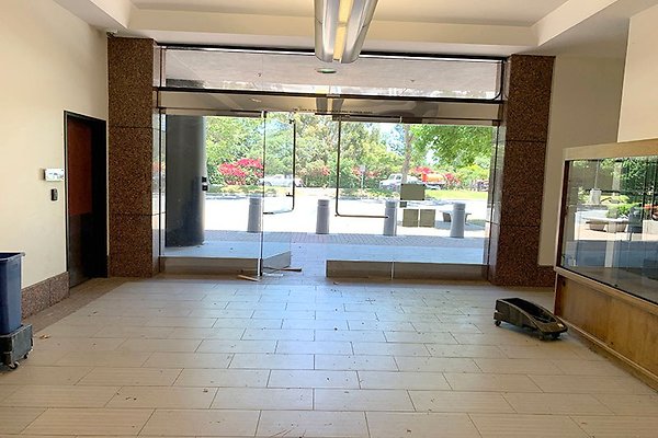 lobby0325