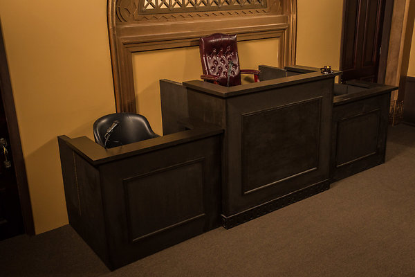 courtroom-standing-set-033