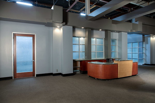 Riverfront Studios-Modern Office