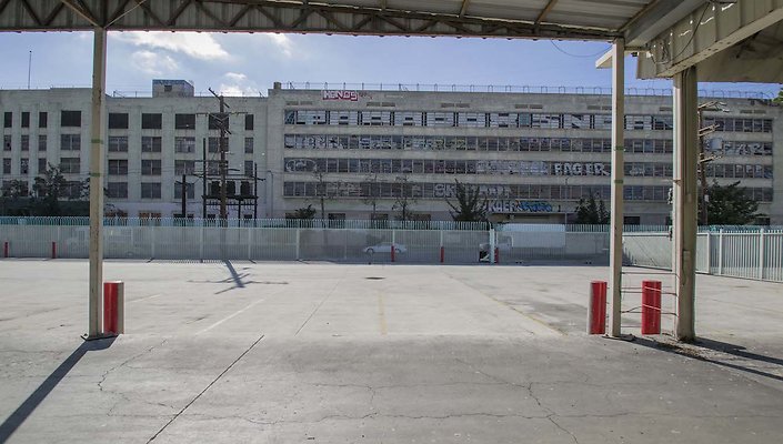 425-N.-San-Fernando-Road-Loading-Dock-Pakring-Lot-13