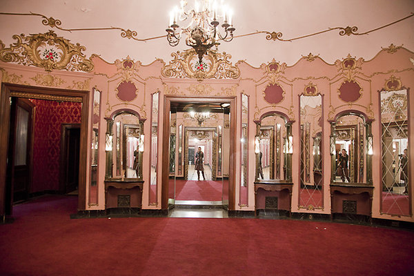 Los Angeles Theater 37