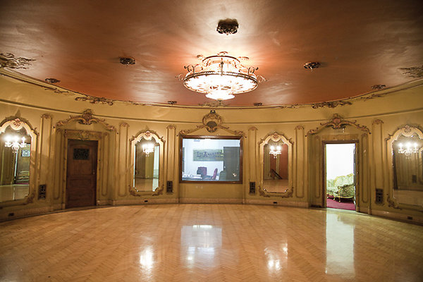 Los Angeles Theater 24