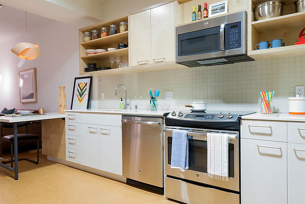 10-new-kitchen-and-appliances-in-studio-apartment-2-XL