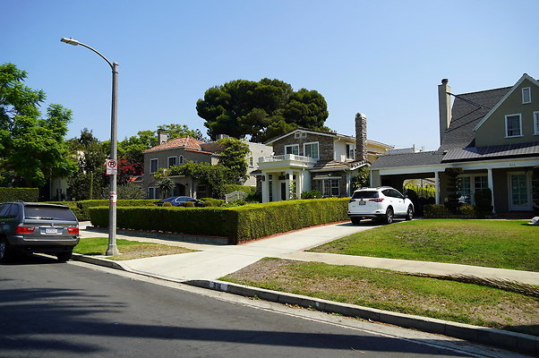 VIctoria Ave.North. 21