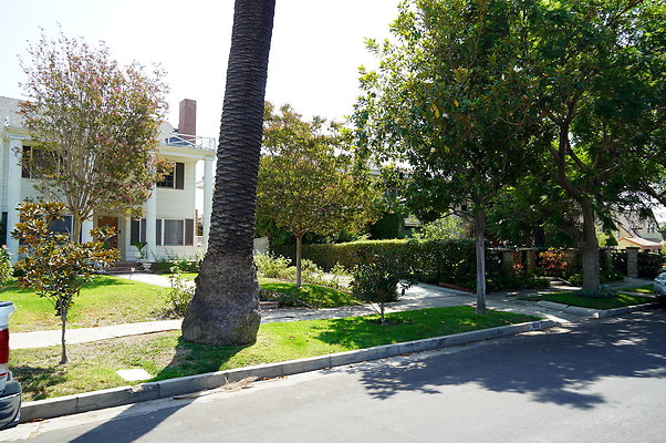 VIctoria Ave.North. 13