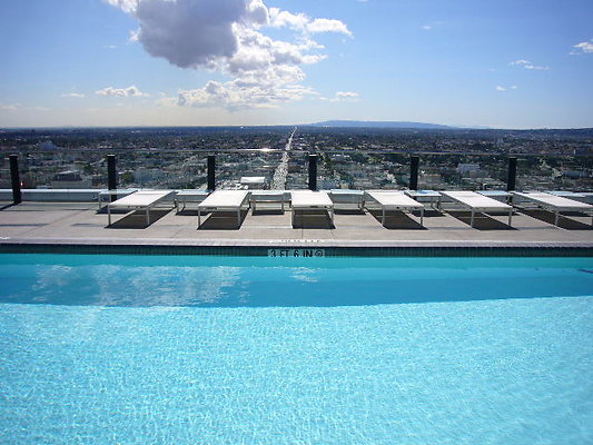 Mercury.Rooftop.Pool.Ktown.05