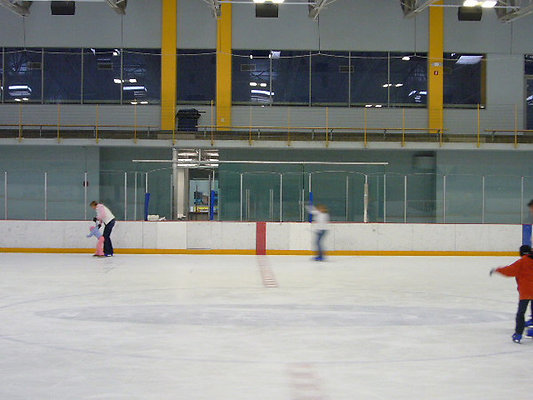 Ice.Station.Skate.Rink.Valencia56