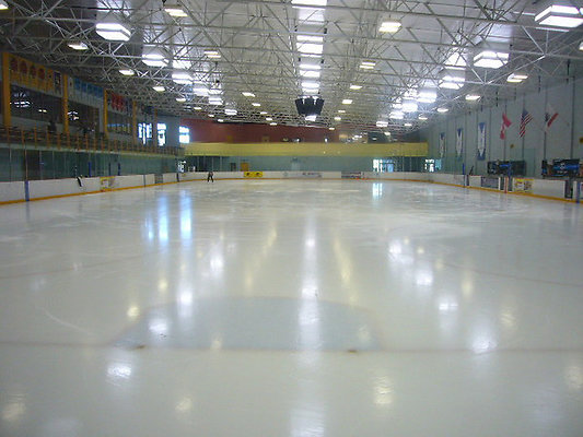 Ice.Station.Skate.Rink.Valencia08
