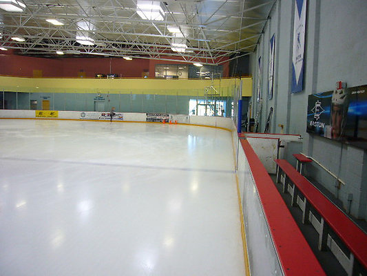 Ice.Station.Skate.Rink.Valencia12