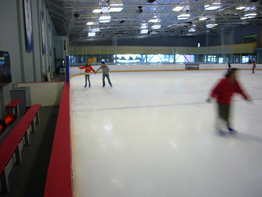 Ice.Station.Skate.Rink.Valencia52