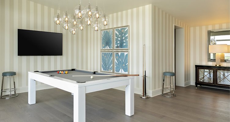NEW Presidential Suite - Pool Table