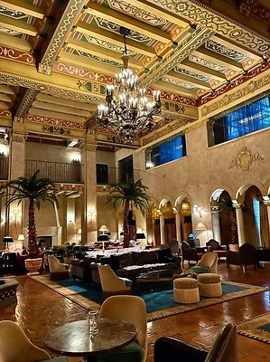 hollywood-roosevelt-hotel-lobby-hotel-built-1927