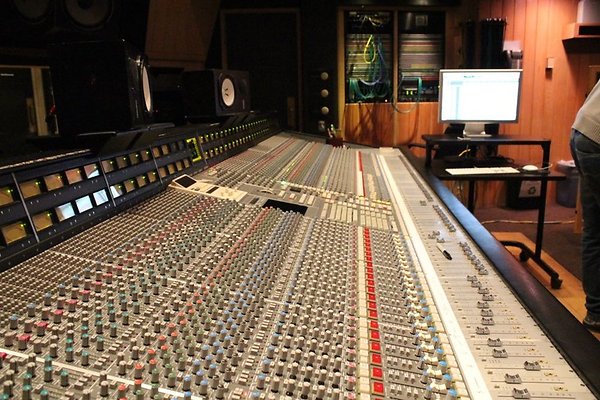 Henson Recording.Studio D