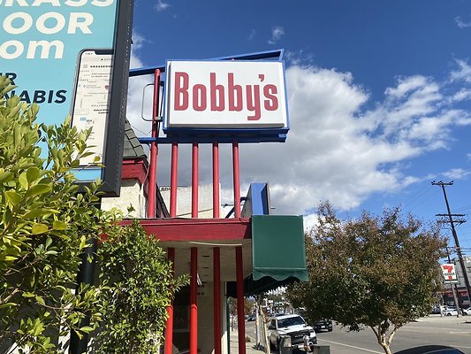 Bobbys.cafe.Sign hero