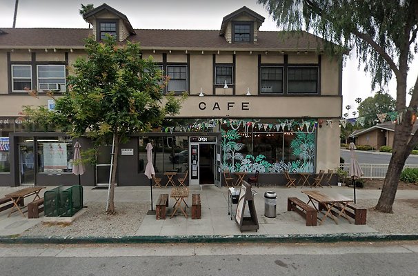 Lost Parrot Cafe - S. Pas