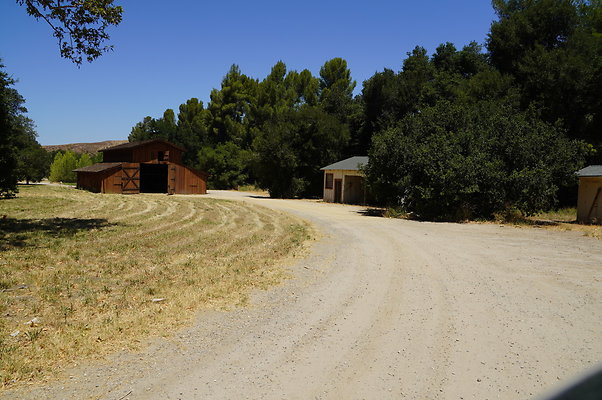 GOR.Ragwing Barn.Green.003