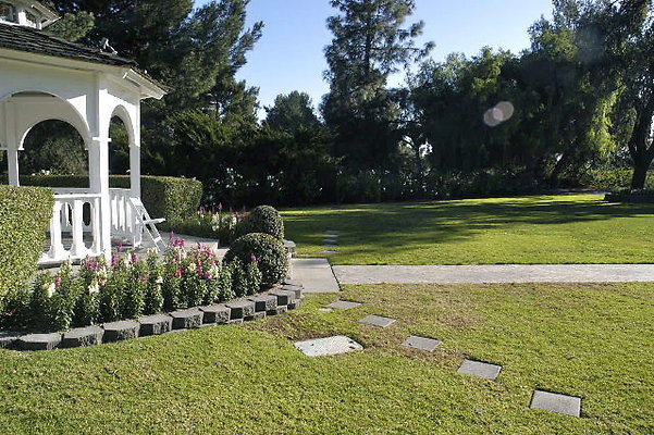 Ike Gazebo Grass.07 Ike Gazebo Grass.07