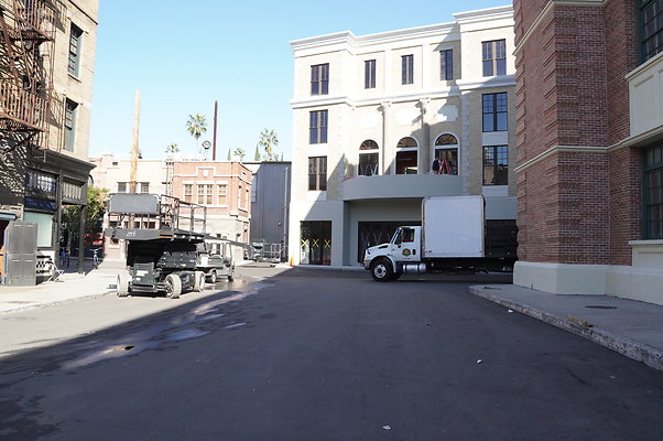 Paramount.B-Lot.Jan.2023.128