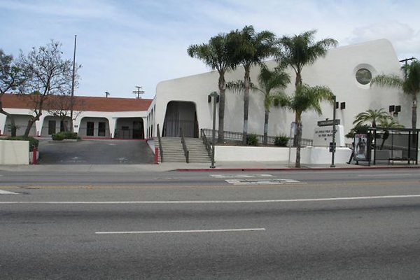 Exterior-Entrance-3