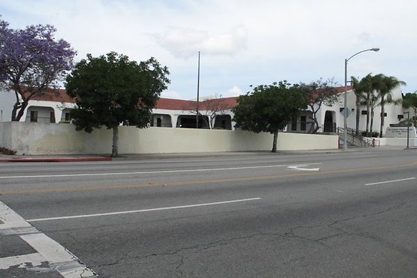 Exterior-Entrance-1