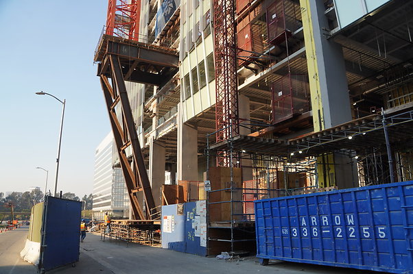 Clark Consrtuctino.Ave.Stars.Cent.City.06