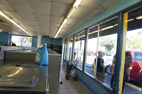 24.Hr.Coin Laundry.25